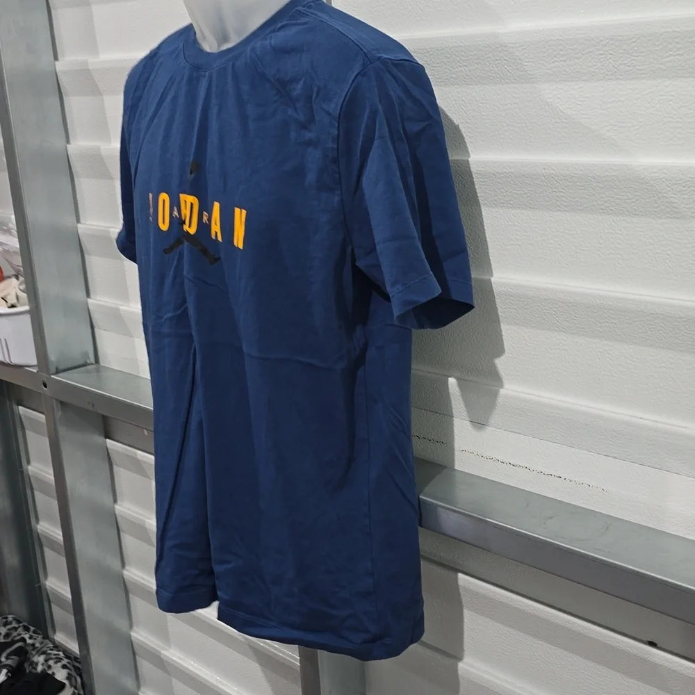 Jordan Blue Short Sleeve Tee with Crew Neck‎ Size Large